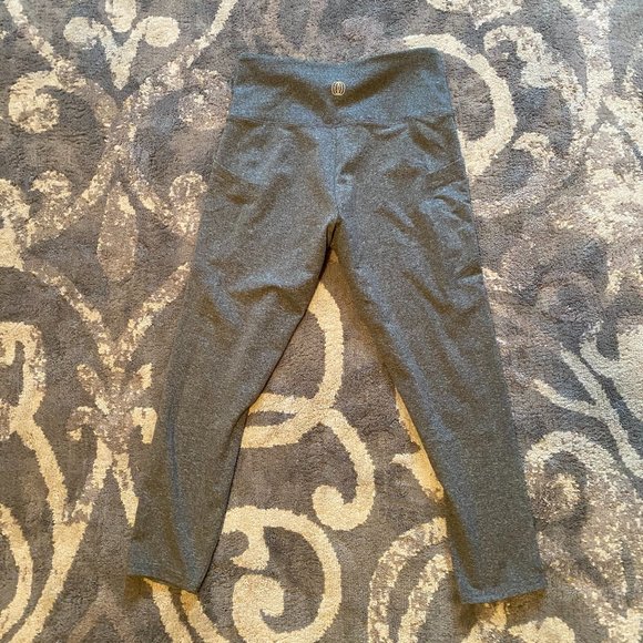 NWOT Gray Balance Collection Leggings with Pockets - Picture 2 of 6
